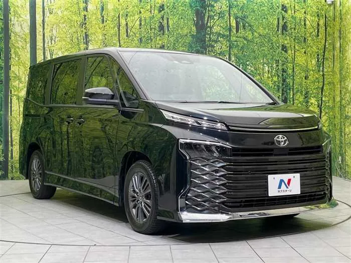Toyota Voxy 2023 — миниатюра 5