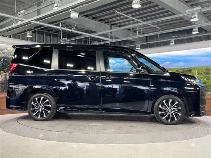 Toyota Noah 2023 — миниатюра 5
