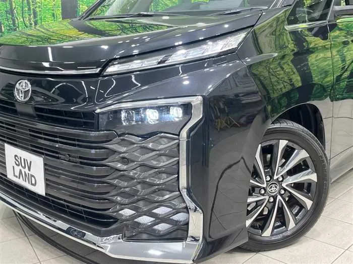 Toyota Voxy 2024 — миниатюра 3