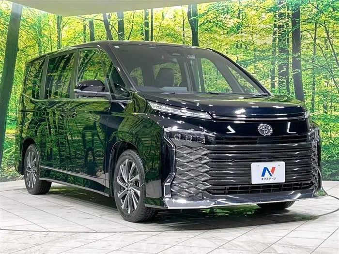 Toyota Voxy 2024 — миниатюра 3