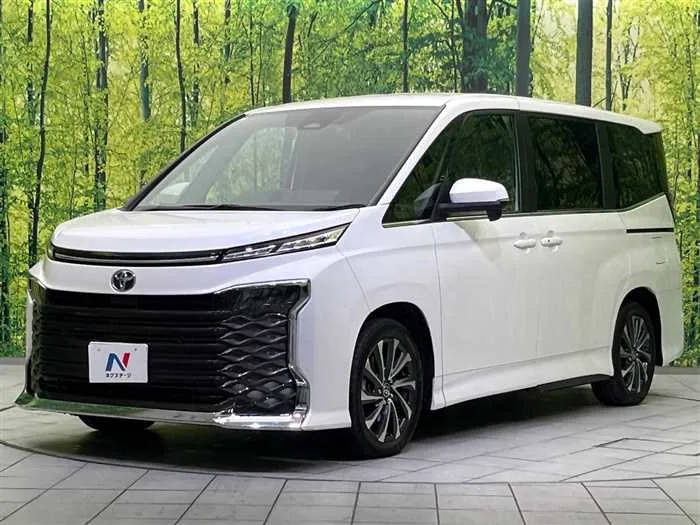 Toyota Voxy 2024 — миниатюра 3