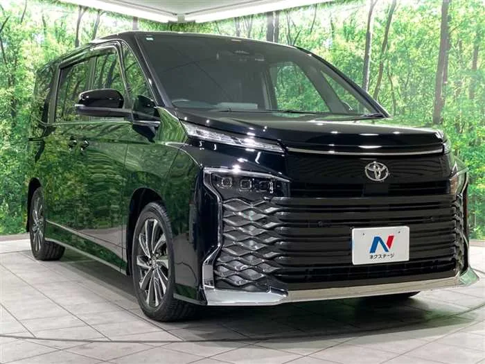Toyota Voxy 2024 — миниатюра 3