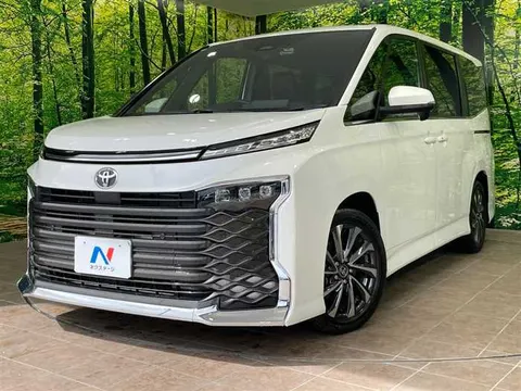 Toyota Voxy 2025 купить в Москве
