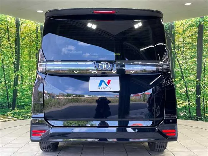 Toyota Voxy 2025 — миниатюра 3
