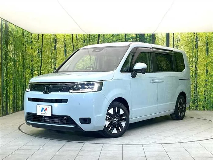 Honda Step WGN 2023 — фото 1, купить с доставкой в Москву