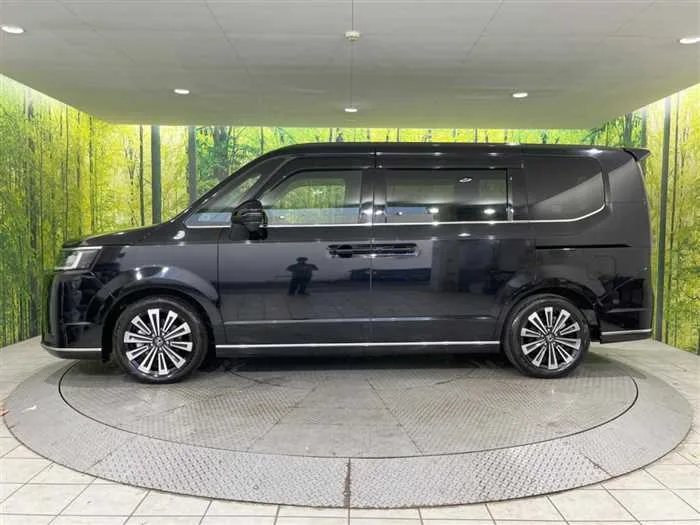 Honda Step WGN 2023 — миниатюра 2