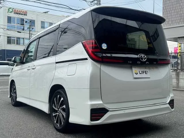 Toyota Noah 2023 — миниатюра 3