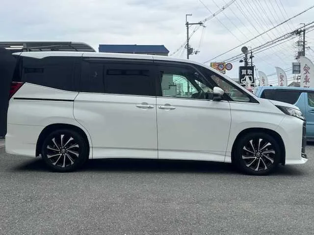 Toyota Noah 2023 — миниатюра 5