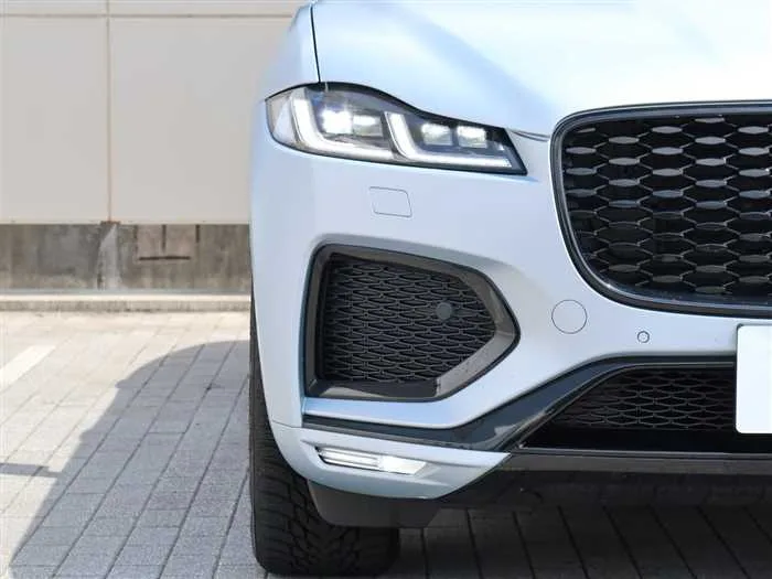 Jaguar F-Pace 2022 — миниатюра 5