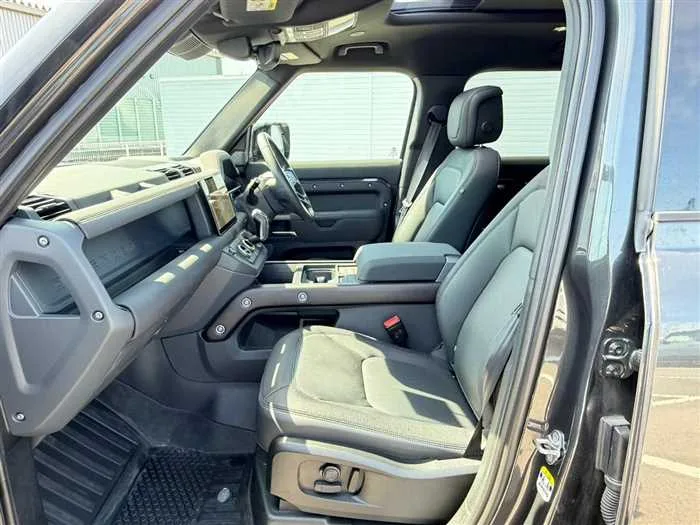 Land Rover Defender 2023 — миниатюра 3