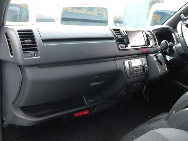 Toyota Hiace Van 2025 — миниатюра 5