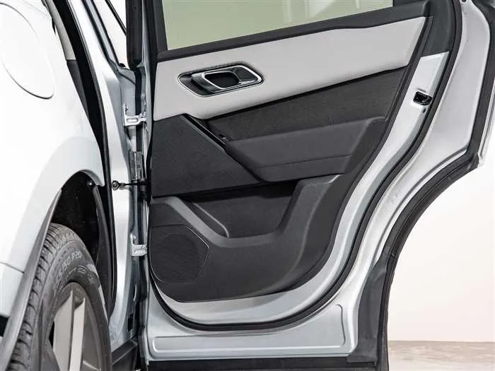 Land Rover Range Rover Velar 2025 — миниатюра 5