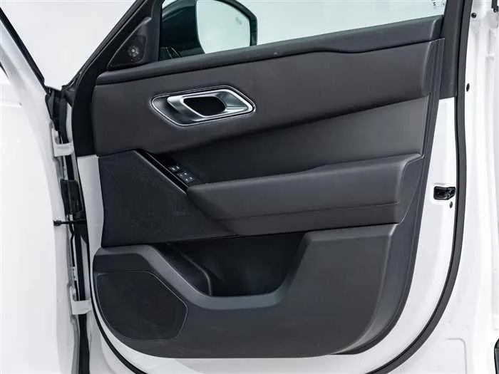 Land Rover Range Rover Velar 2025 — миниатюра 3