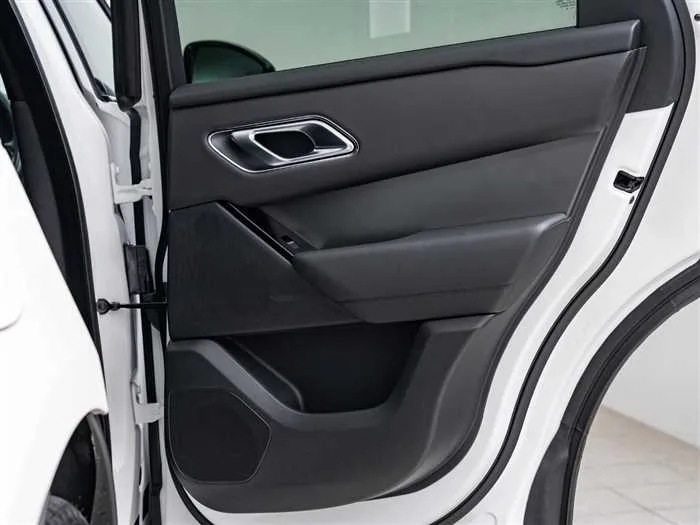 Land Rover Range Rover Velar 2025 — миниатюра 5