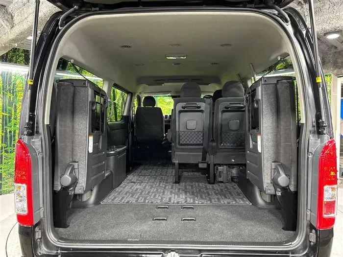 Toyota Hiace Wagon 2024 — миниатюра 2