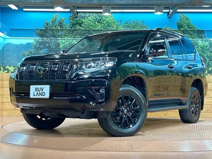 Toyota Land Cruiser Prado 2022 — фото 1, купить с доставкой в Москву