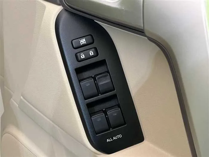 Toyota Land Cruiser Prado 2022 — миниатюра 5