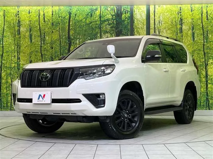 Toyota Land Cruiser Prado 2022 — фото 1, купить с доставкой в Москву
