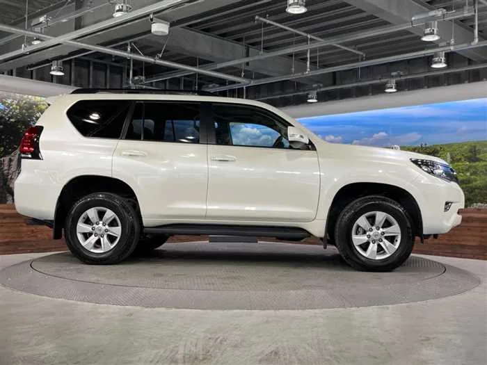 Toyota Land Cruiser Prado 2022 — миниатюра 3