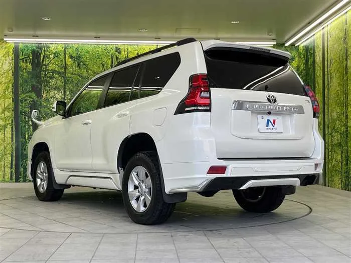 Toyota Land Cruiser Prado 2023 — миниатюра 3