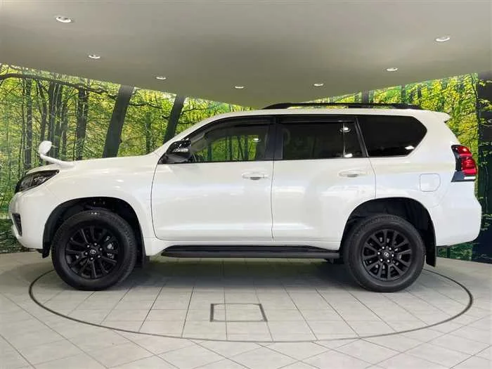 Toyota Land Cruiser Prado 2023 — миниатюра 3