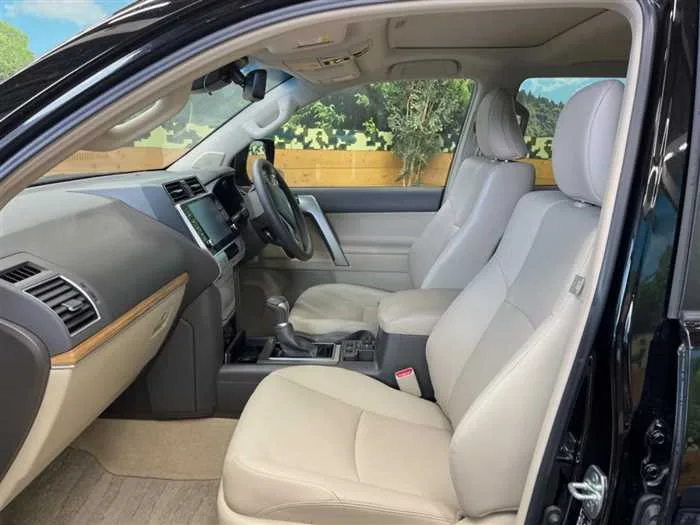 Toyota Land Cruiser Prado 2023 — миниатюра 2