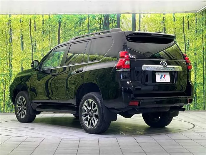 Toyota Land Cruiser Prado 2023 — миниатюра 3