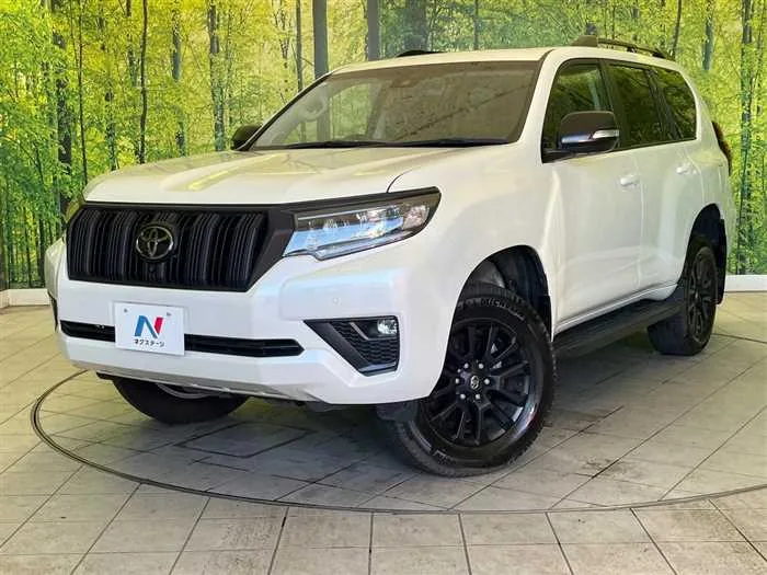 Toyota Land Cruiser Prado 2023 — фото 1, купить с доставкой в Москву