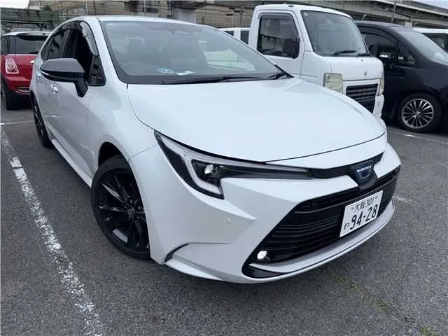Toyota Corolla Sedan Hybrid 2025 — фото 1, купить с доставкой в Москву