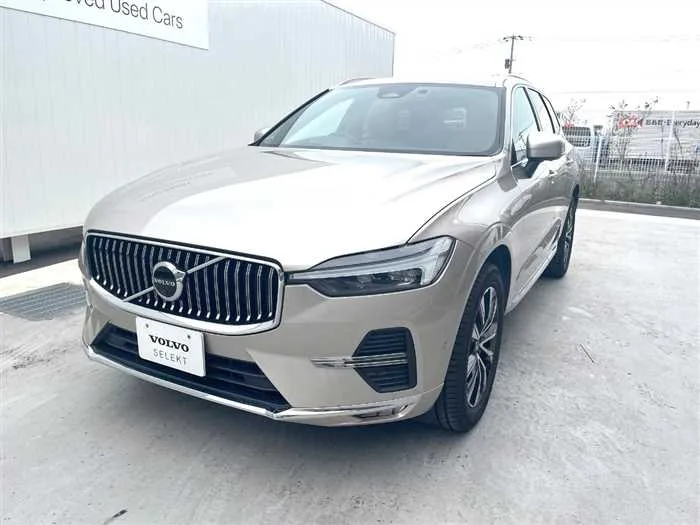 Volvo XC60 2023 — миниатюра 3