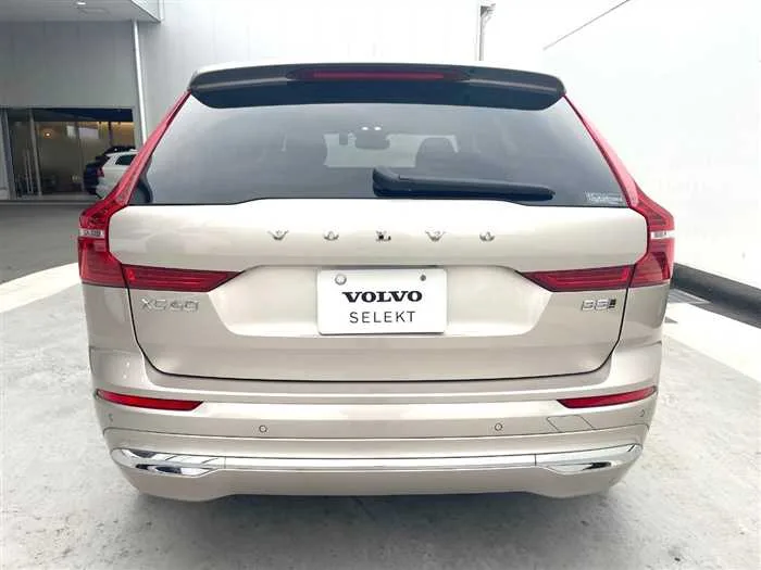 Volvo XC60 2023 — миниатюра 5