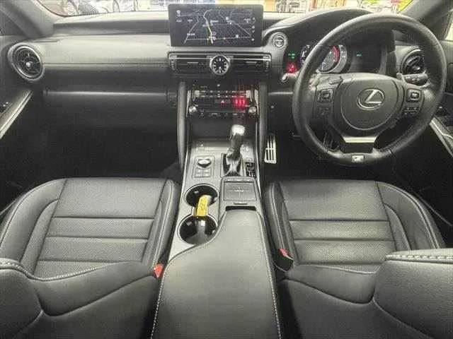 Toyota IQ IS300 F SPORT 2023 — миниатюра 4