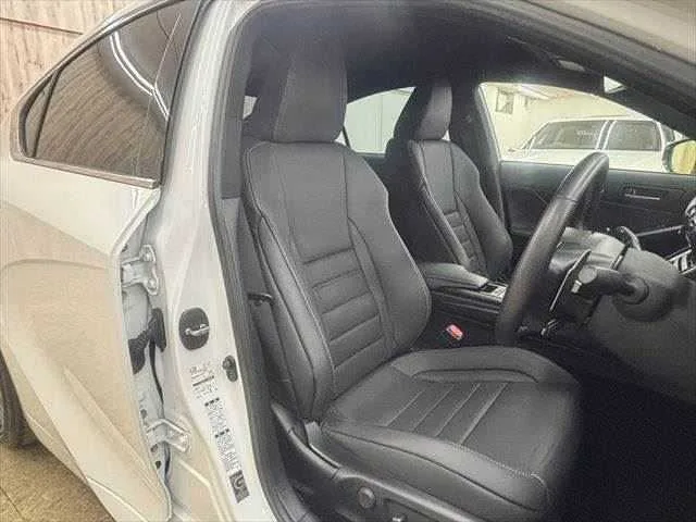 Toyota IQ IS300 F SPORT 2023 — миниатюра 5