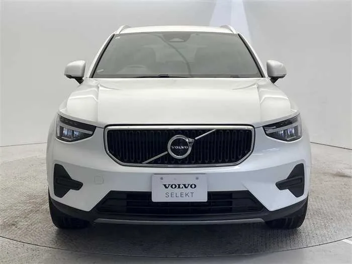 Volvo XC40 2023 — миниатюра 3