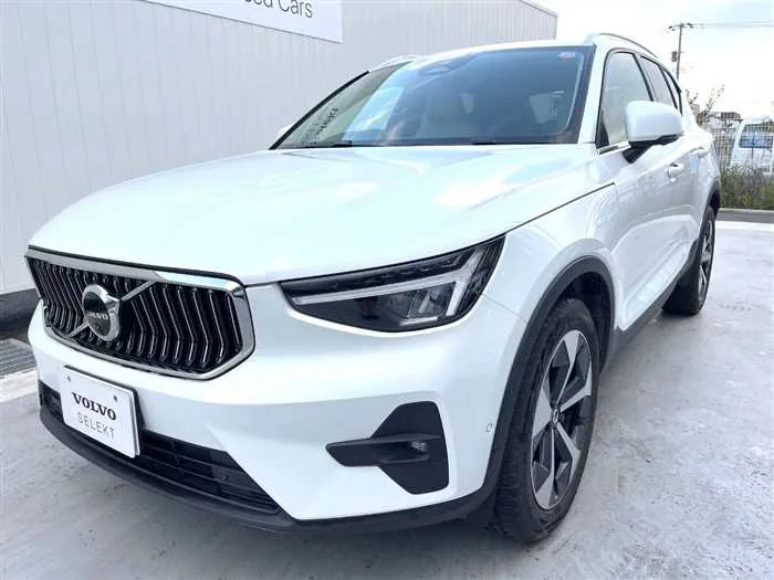 Volvo XC40 2022 — миниатюра 3