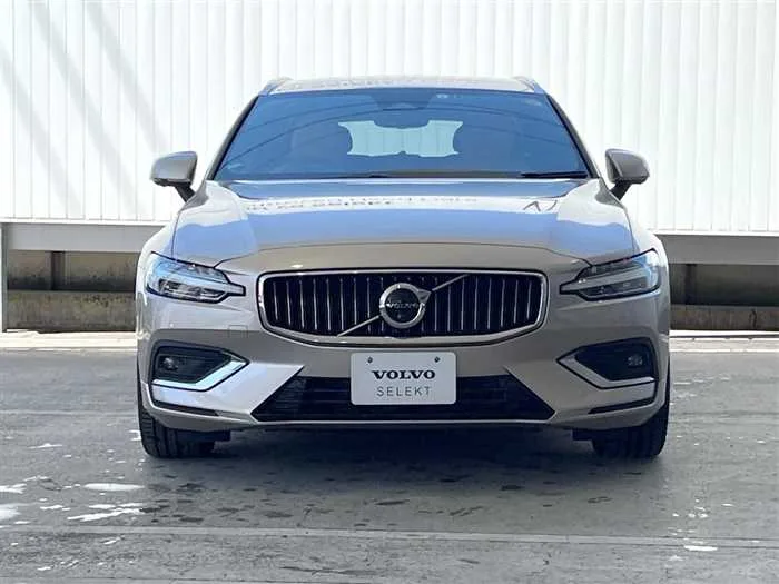 Volvo V60 2023 — миниатюра 2