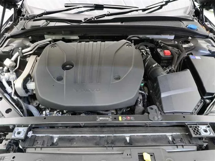Volvo V60 2025 — миниатюра 2