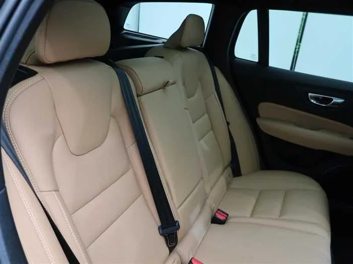 Volvo V60 2025 — миниатюра 3