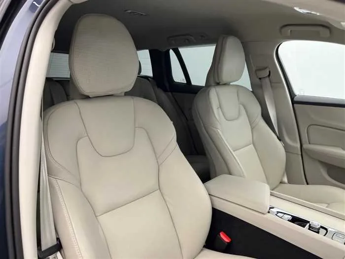 Volvo V60 2022 — миниатюра 5