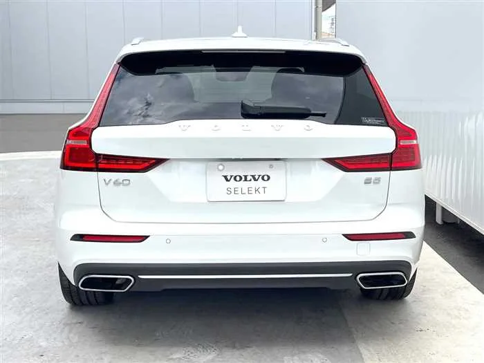 Volvo V60 2022 — миниатюра 5