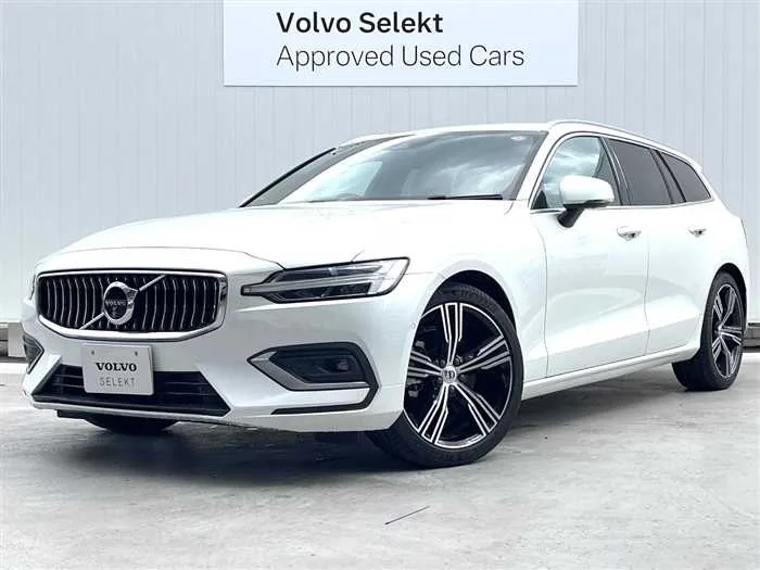 Volvo V60 2022 — фото 1, купить с доставкой в Москву