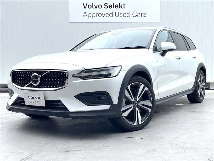 Volvo V60 2023 — фото 1, купить с доставкой в Москву