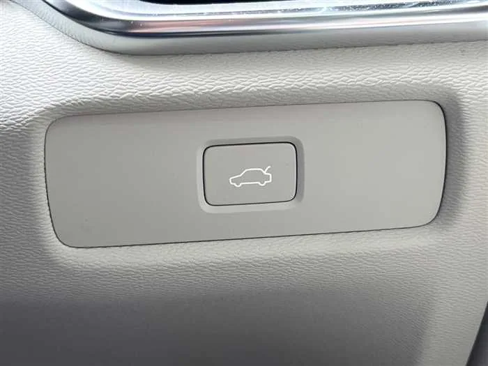 Volvo V60 2023 — миниатюра 5