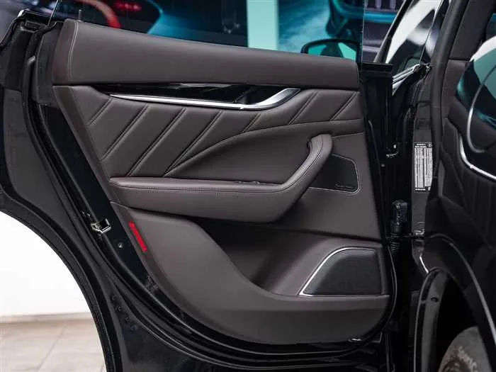 Maserati Levante 2023 — миниатюра 3