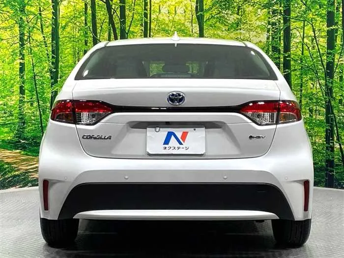 Toyota Corolla Sedan 2024 — миниатюра 3