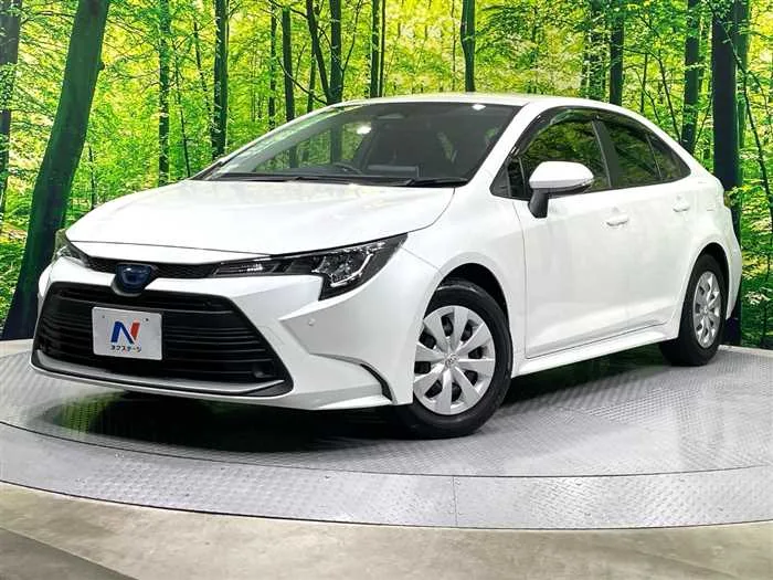 Toyota Corolla Sedan 2024 — фото 1, купить с доставкой в Москву