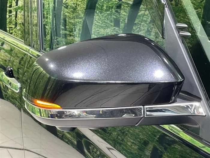 Toyota Voxy 2022 — миниатюра 2