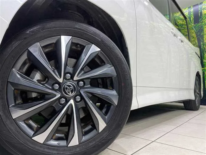 Toyota Voxy 2023 — миниатюра 5