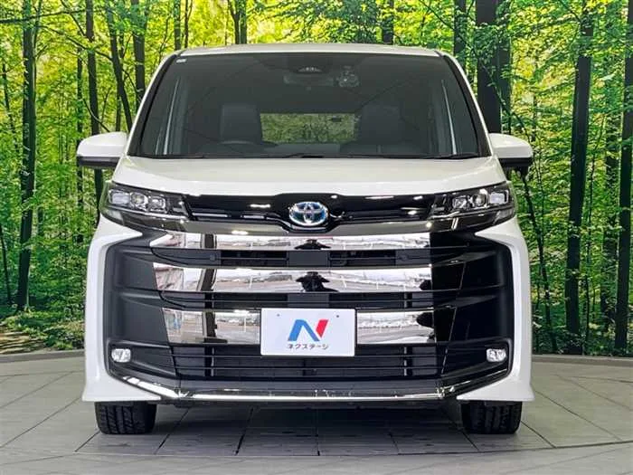 Toyota Noah 2023 — миниатюра 2