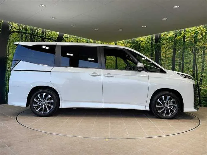 Toyota Voxy 2026 — миниатюра 5
